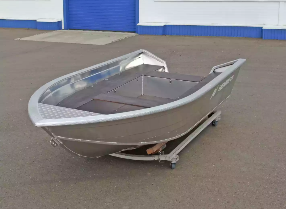 Алюминиевая лодка  Неман-420 в Артёме