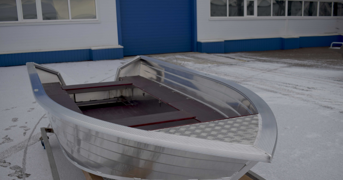 Алюминиевая лодка Неман-400 в Артёме