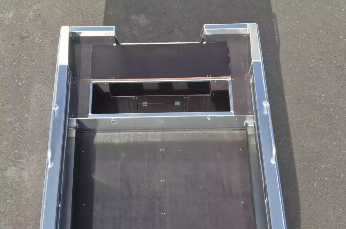 Алюминиевая лодка  Неман-480 Р в Артёме