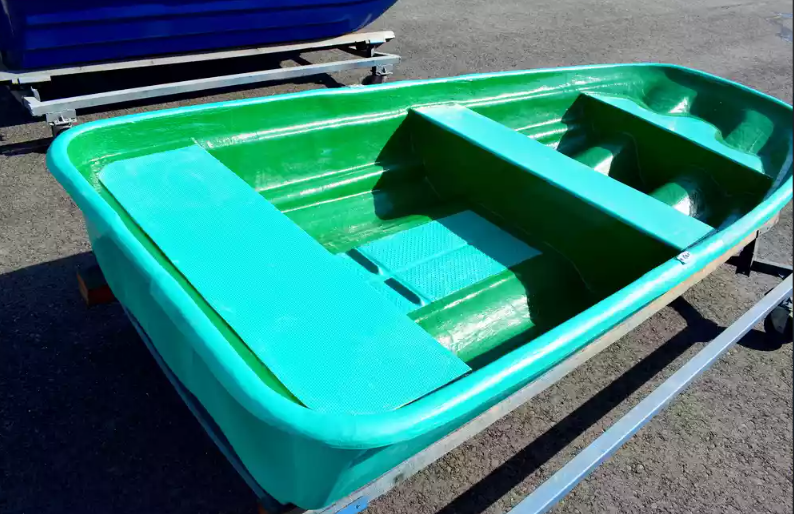 Стеклопластиковая лодка Старт (тримаран) в Артёме