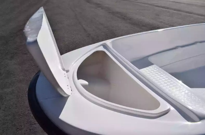 Стеклопластиковая лодка Пингвин (тримаран) в Артёме