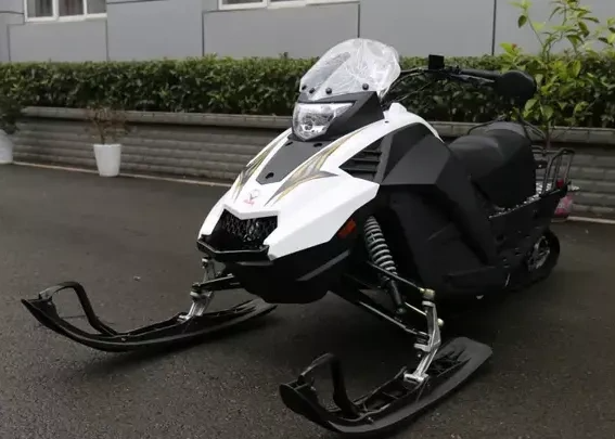 Снегоход ULAR 220 в Артёме