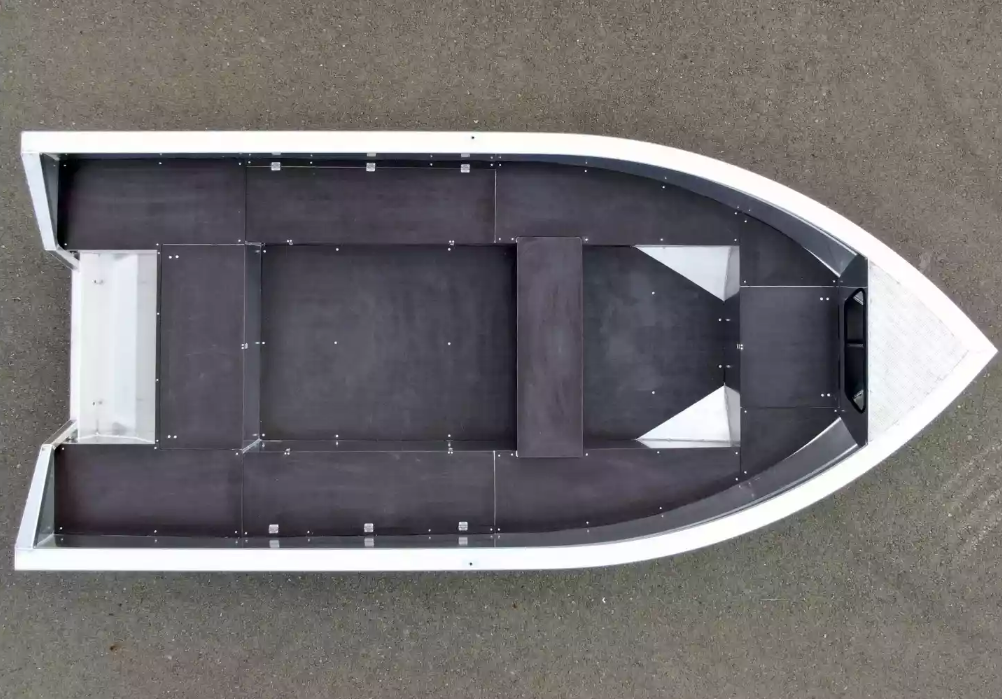 Алюминиевая лодка  Неман-420 в Артёме