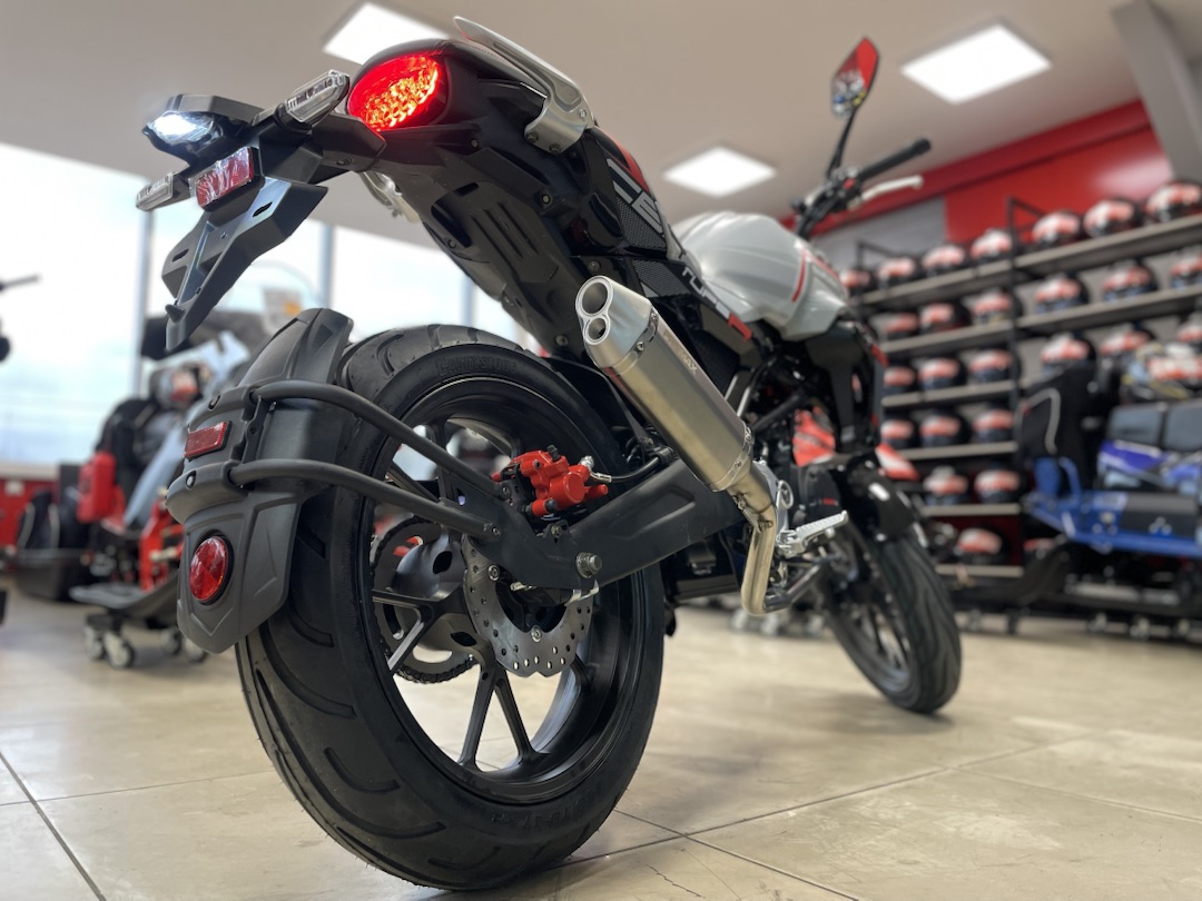 Мопед PROMAX CB150R (49) в Артёме