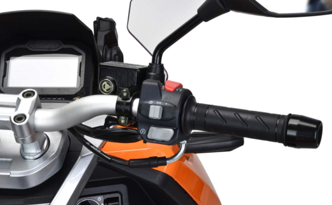 Скутер MOTOLAND (МОТОЛЕНД) T-MAX 150 в Артёме