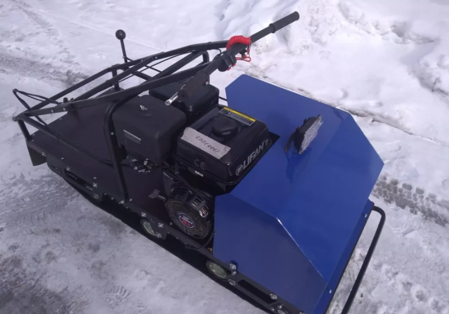 Мотобуксировщик AhtaR ЗИМА с реверсом (задний ход) в Артёме