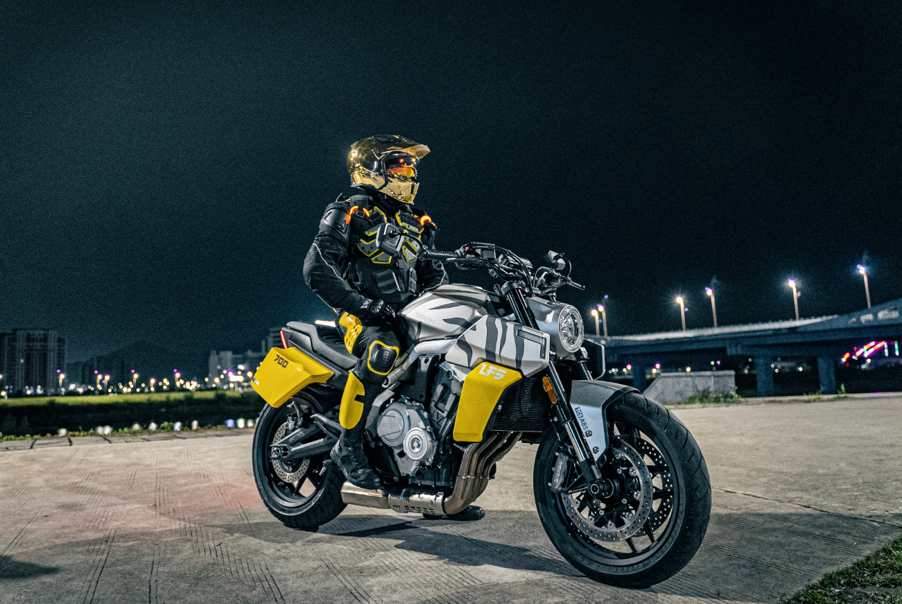 Мотоцикл Benda LFS 700 в Артёме