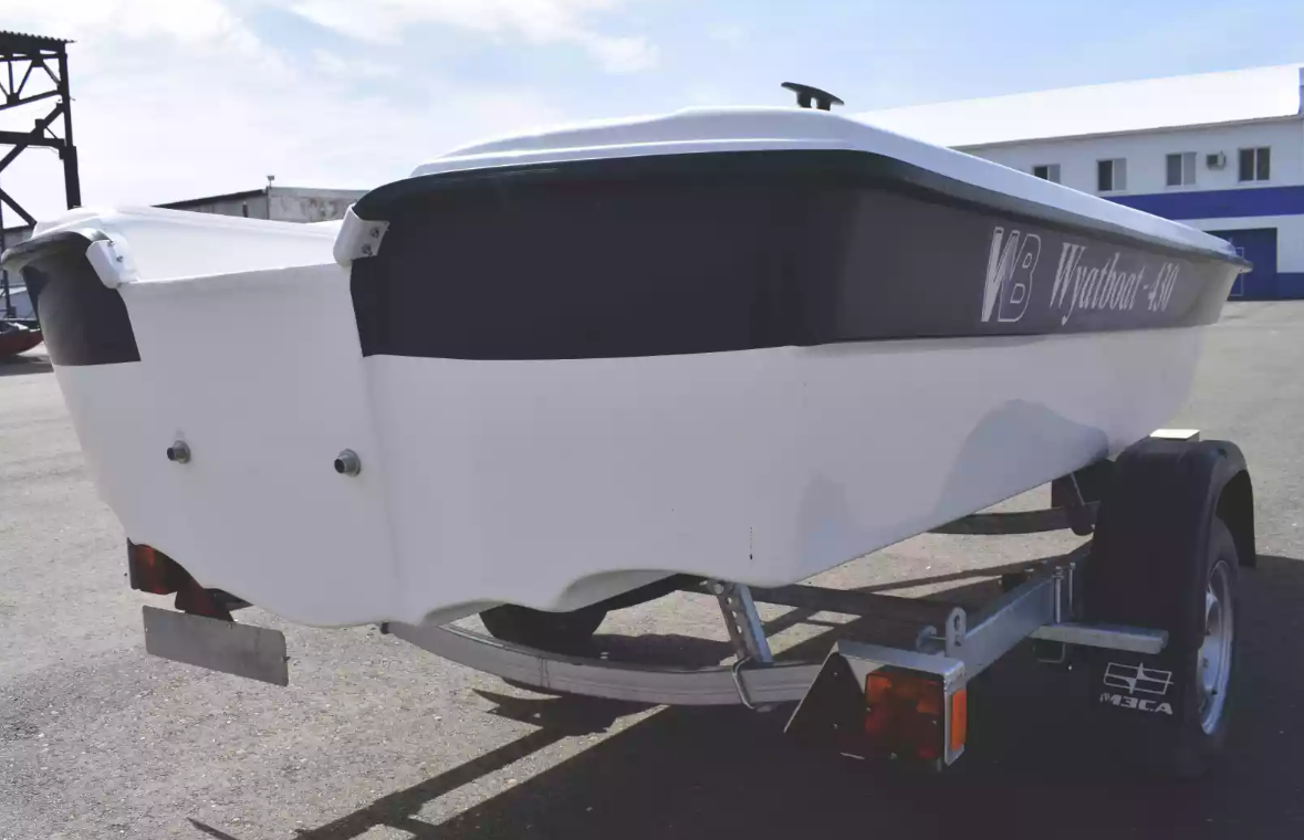 Стеклопластиковая лодка Wyatboat 430 тримаран в Артёме