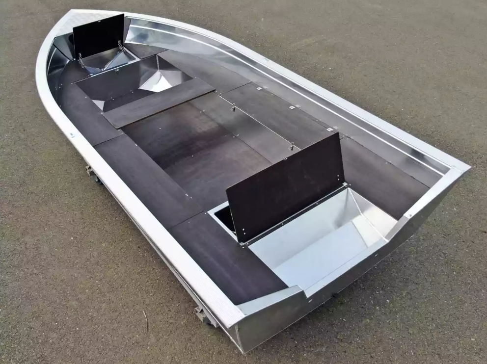 Алюминиевая лодка  Неман-420 в Артёме