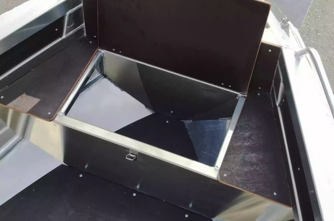 Алюминиевая лодка  Неман-480 Р в Артёме