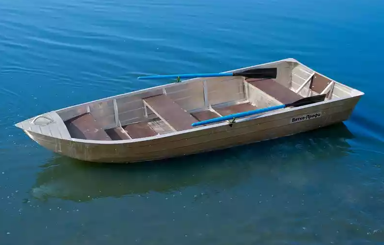 Алюминиевая лодка Вятка-Профи 32 в Артёме