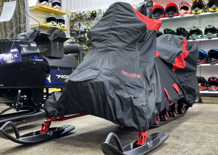 Чехол транспорт. снегохода IKUDZO HUNTER черно-красный Оксфорд ПРЕМИУМ качества с лого IKUDZO в Артёме