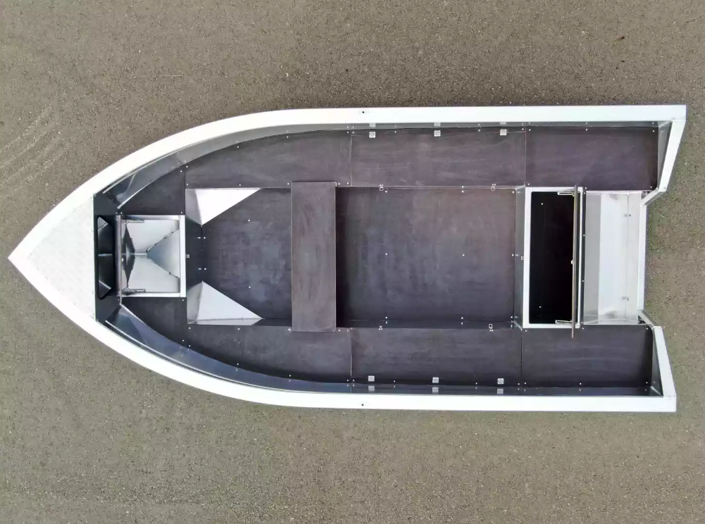 Алюминиевая лодка  Неман-420 в Артёме