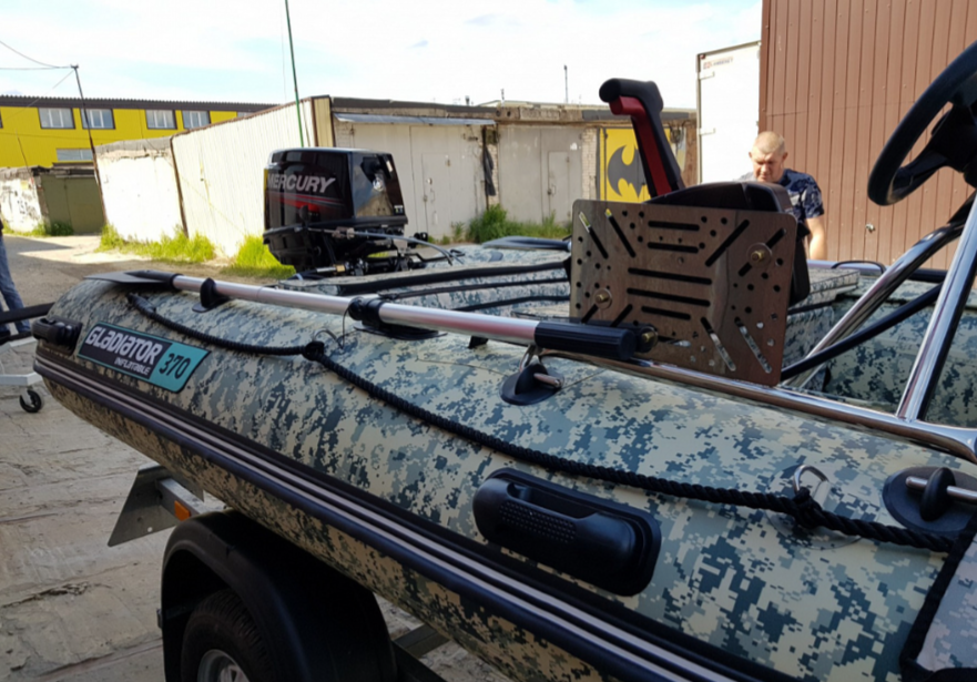 НАДУВНАЯ ЛОДКА GLADIATOR C370AL в Артёме