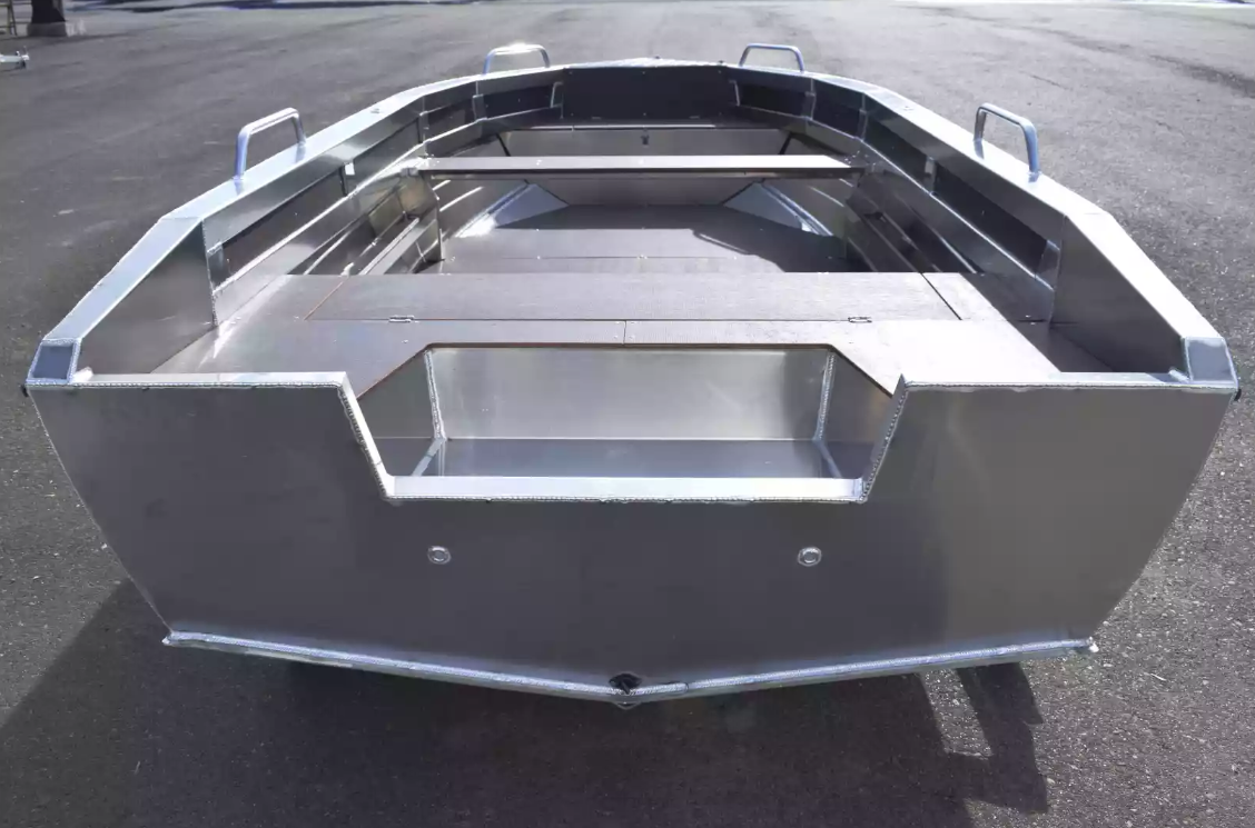 Алюминиевая лодка  Неман-480 Р в Артёме