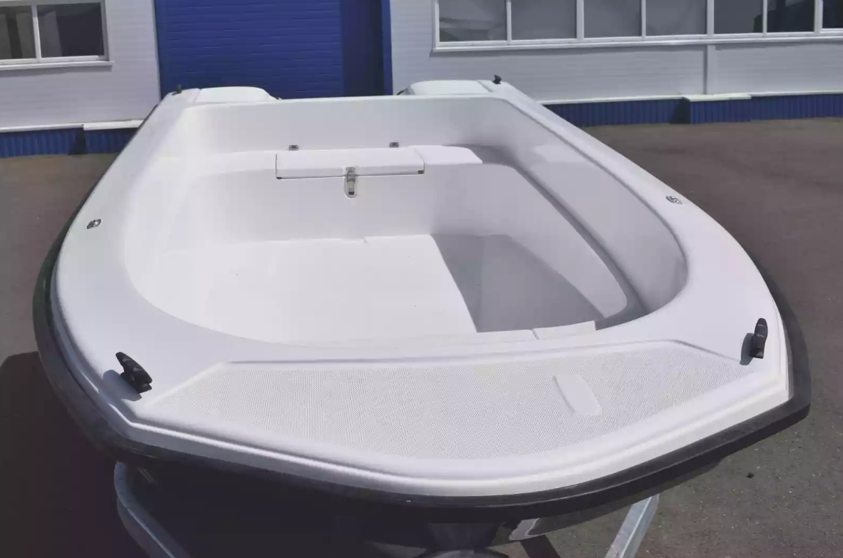 Стеклопластиковая лодка Wyatboat 430 тримаран в Артёме