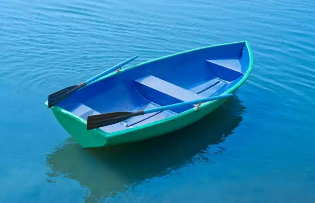 Стеклопластиковая лодка Дельфин в Артёме