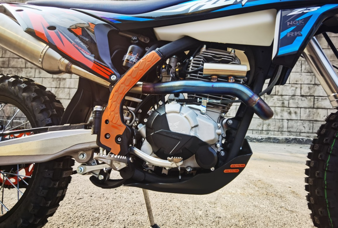 Мотоцикл JHLMOTO JHL Z3 CB250 (172FMM-3A) в Артёме