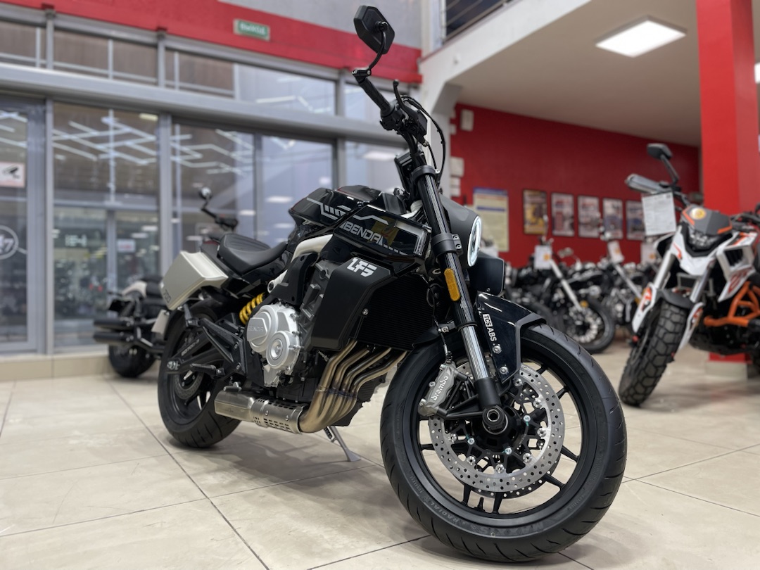 Мотоцикл Benda LFS 700 в Артёме