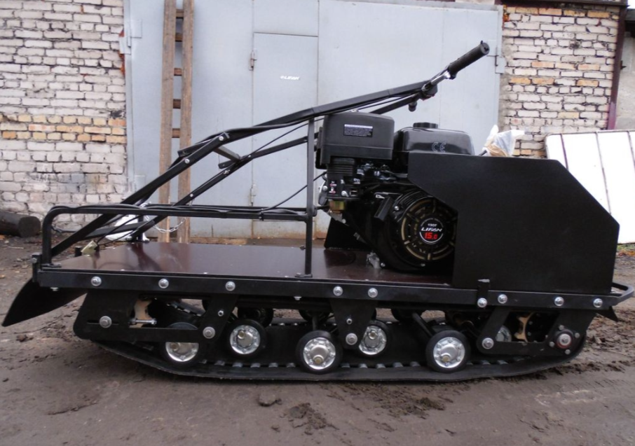 Мотобуксировщик AhtaR Зима 15 л/с с вариатором в Артёме