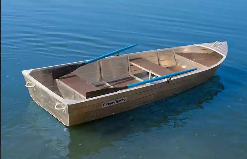 Алюминиевая лодка Вятка-Профи 37 в Артёме