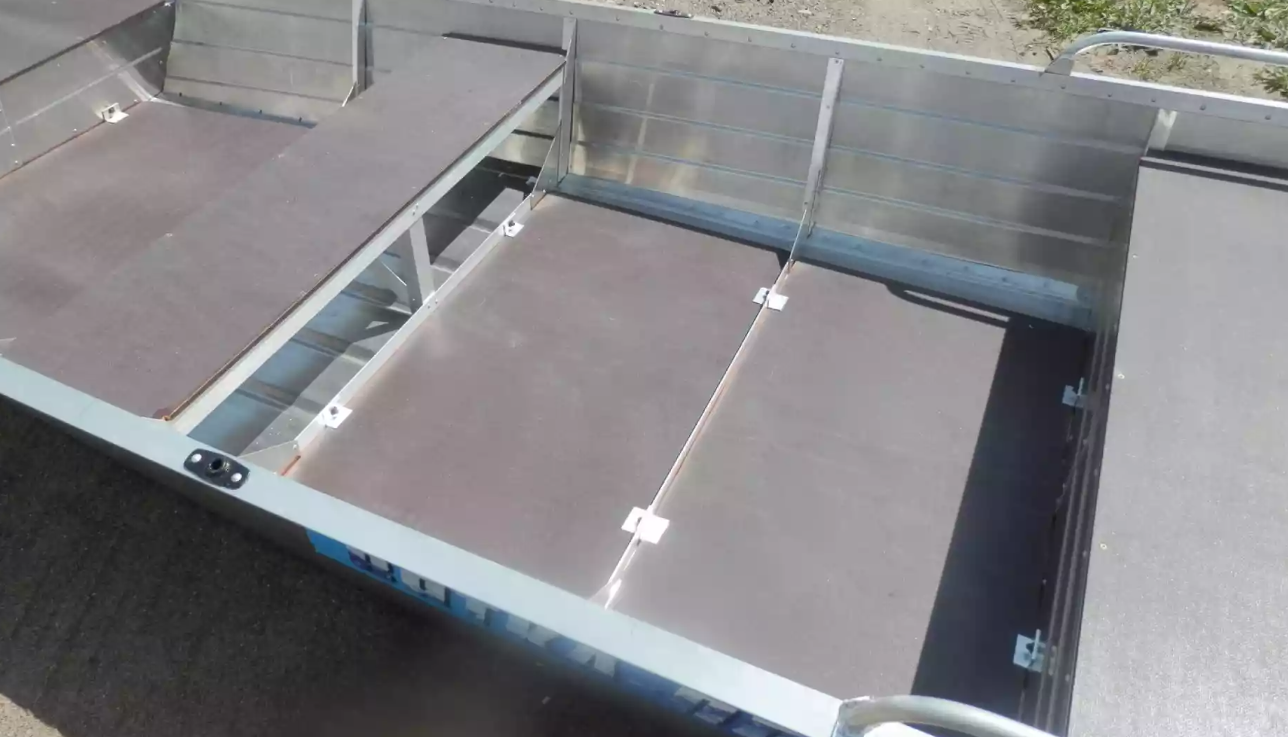 Алюминиевая лодка Вятка-Профи 32 в Артёме