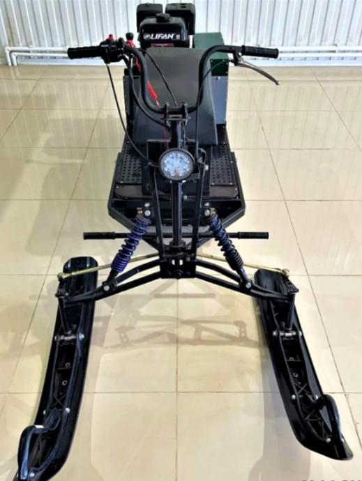 Мотобуксировщик ЕНОТ 4М в Артёме