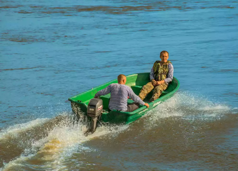 Стеклопластиковая лодка Neman-340 (тримаран) в Артёме
