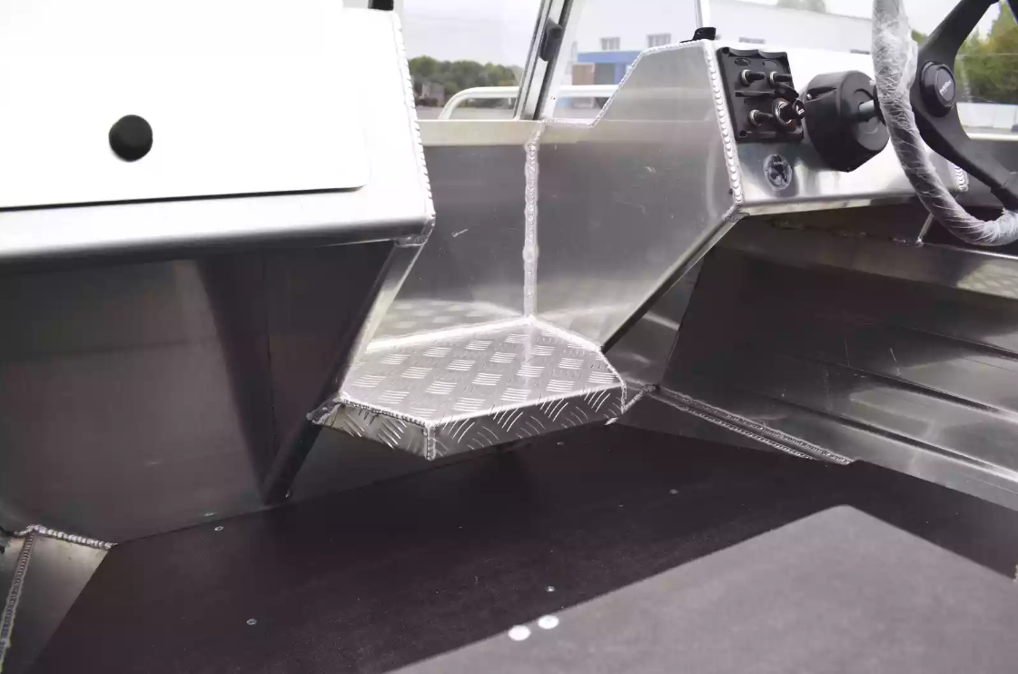 Алюминиевая лодка  Neman-400 PRO в Артёме