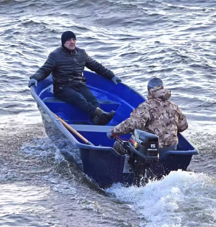 Стеклопластиковая лодка Neman-340 (тримаран) в Артёме