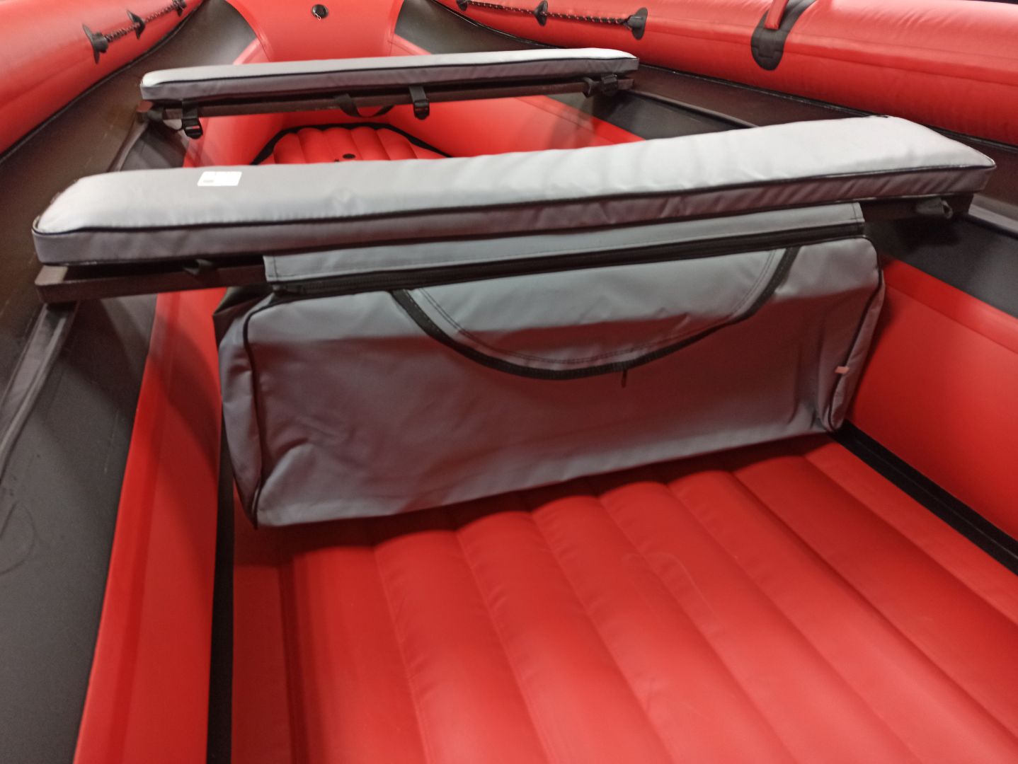 КОМПЛЕКТ МЯГКИХ НАКЛАДОК С СУМКОЙ ДЛЯ ЛОДОК 90Х20 СЕРЫЙ в Артёме