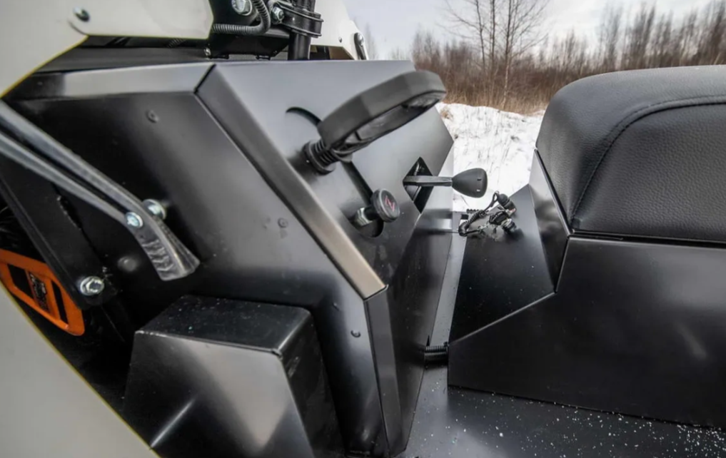 Снегоход АРКТИК 4Т в Артёме