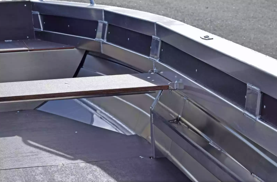 Алюминиевая лодка  Неман-480 Р в Артёме