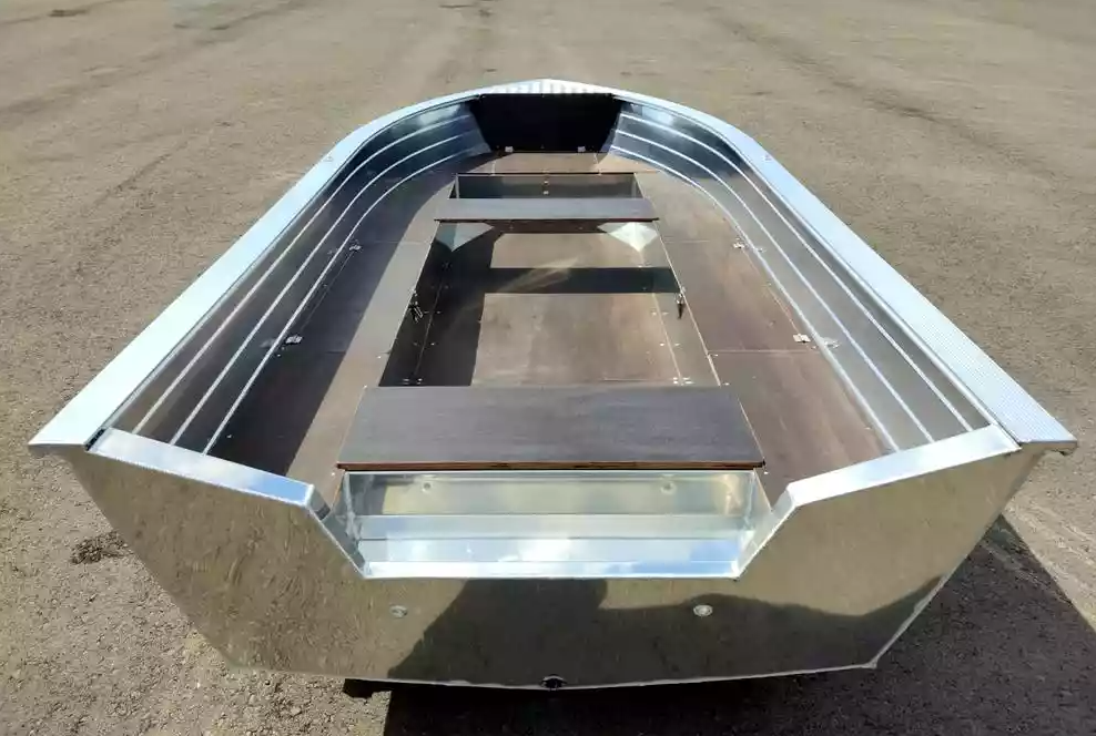 Алюминиевая лодка Неман-400 в Артёме