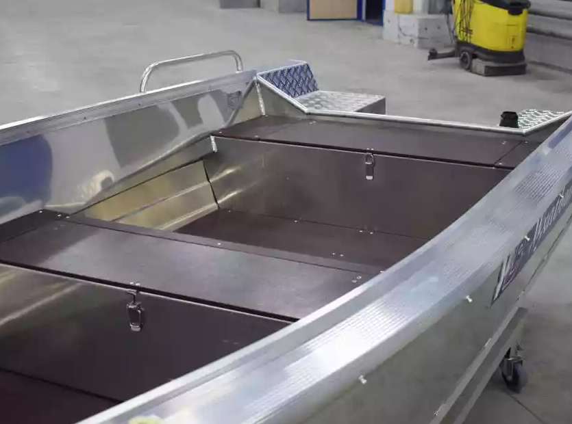 Алюминиевая лодка  Wyatboat-430 Р в Артёме