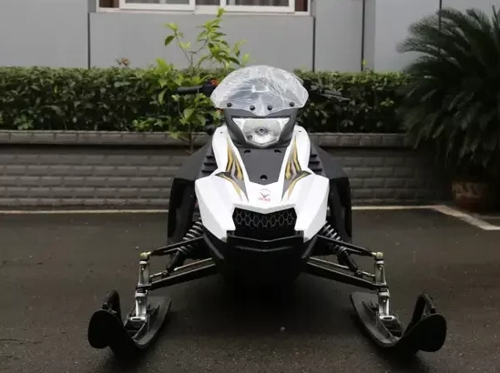 Снегоход ULAR 220 в Артёме