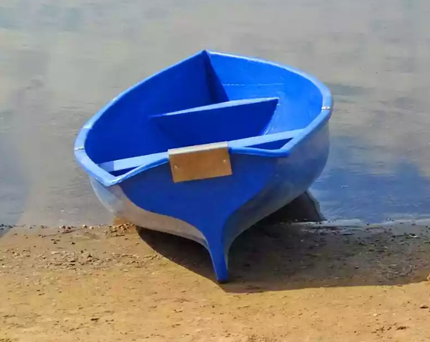 Стеклопластиковая лодка Омуль в Артёме