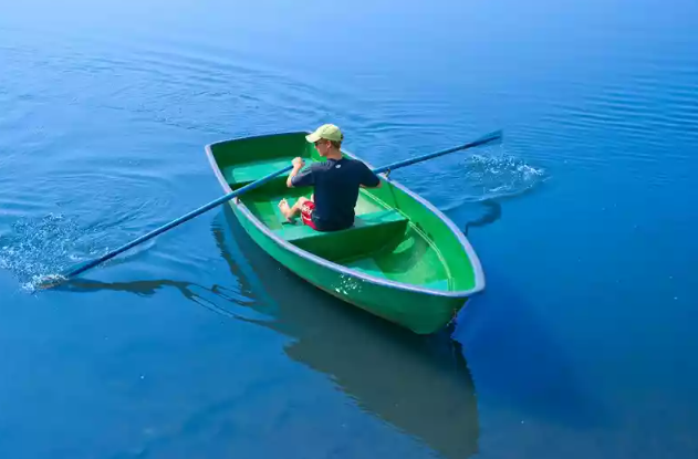 Стеклопластиковая Лодка Голавль в Артёме