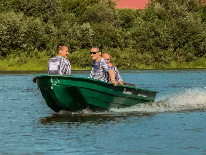 Стеклопластиковая лодка Neman-340 (тримаран) в Артёме