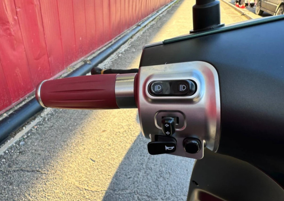 Скутер PROMAX Miami 240 (49) в Артёме