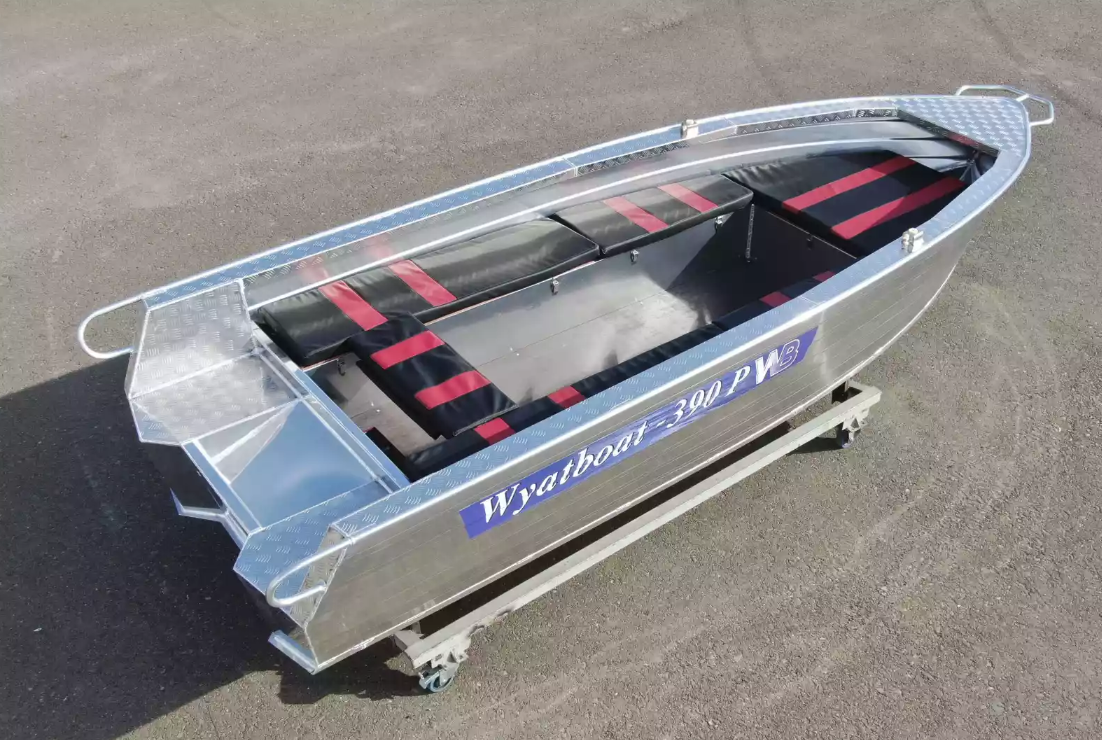 Алюминиевая лодка Wyatboat-390РМ увеличенный борт в Артёме