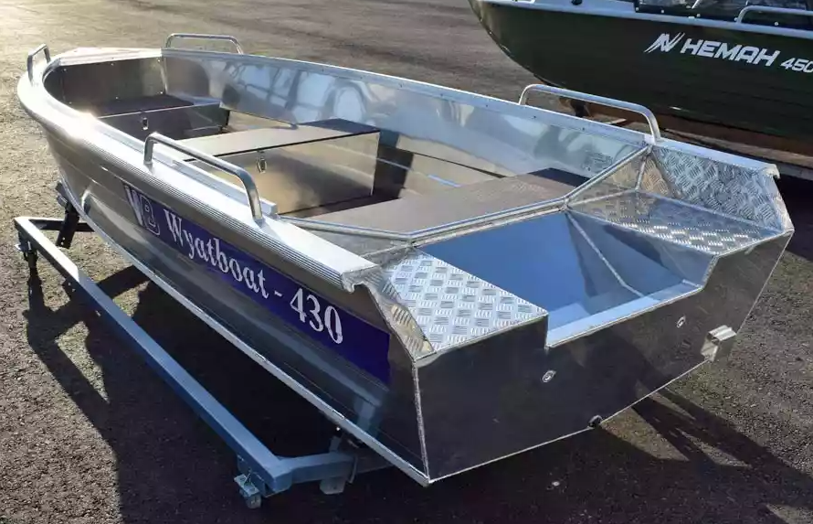 Алюминиевая лодка  Wyatboat-430 Р в Артёме