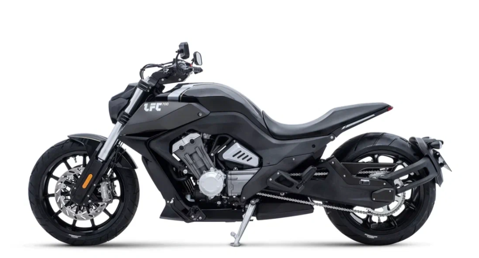 Мотоцикл Benda LFC 700 в Артёме