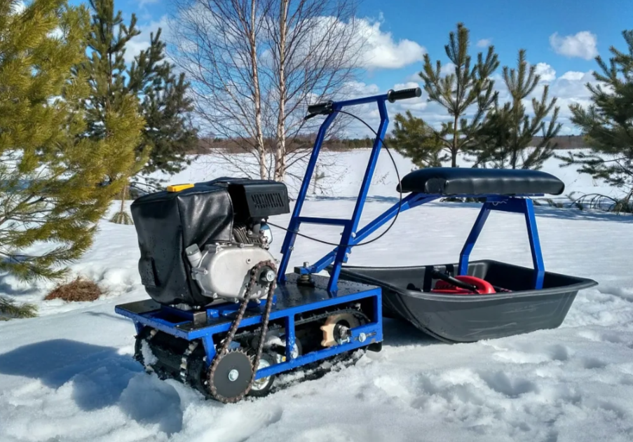 Мини-мотобуксировщик Альбатрос-М с фарой в Артёме