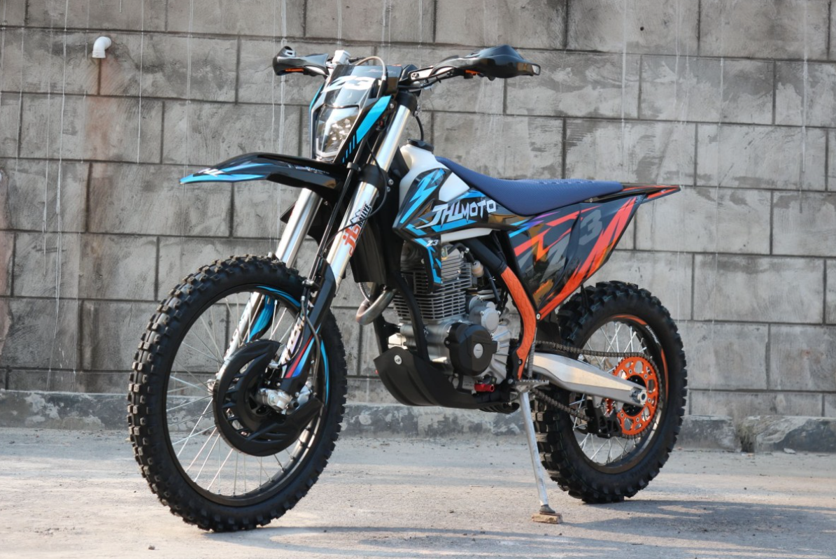 Мотоцикл JHLMOTO JHL Z3 CB250 (172FMM-3A) в Артёме