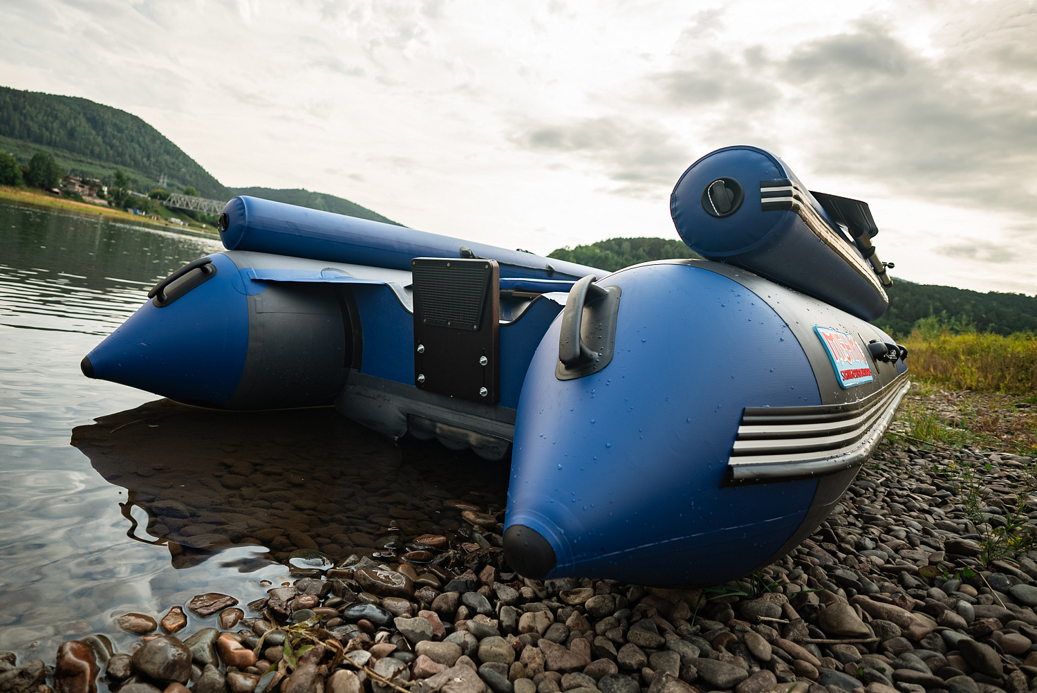 Лодка MISHIMO RIVER FJET PRO 410  под водомет в Артёме