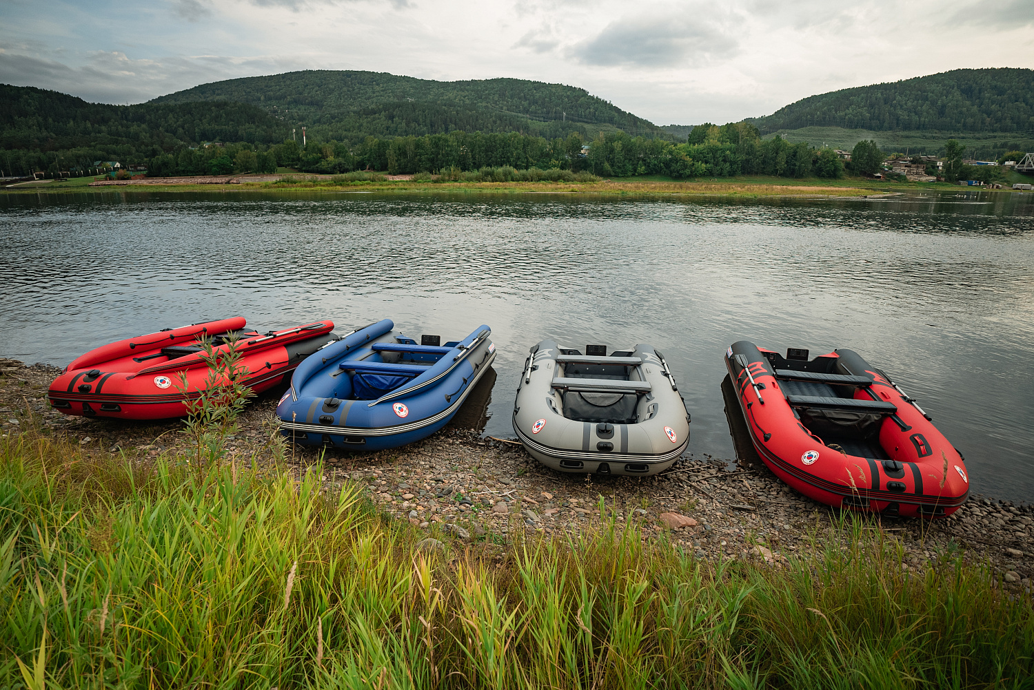 Лодка MISHIMO RIVER FJET PRO 410  под водомет в Артёме