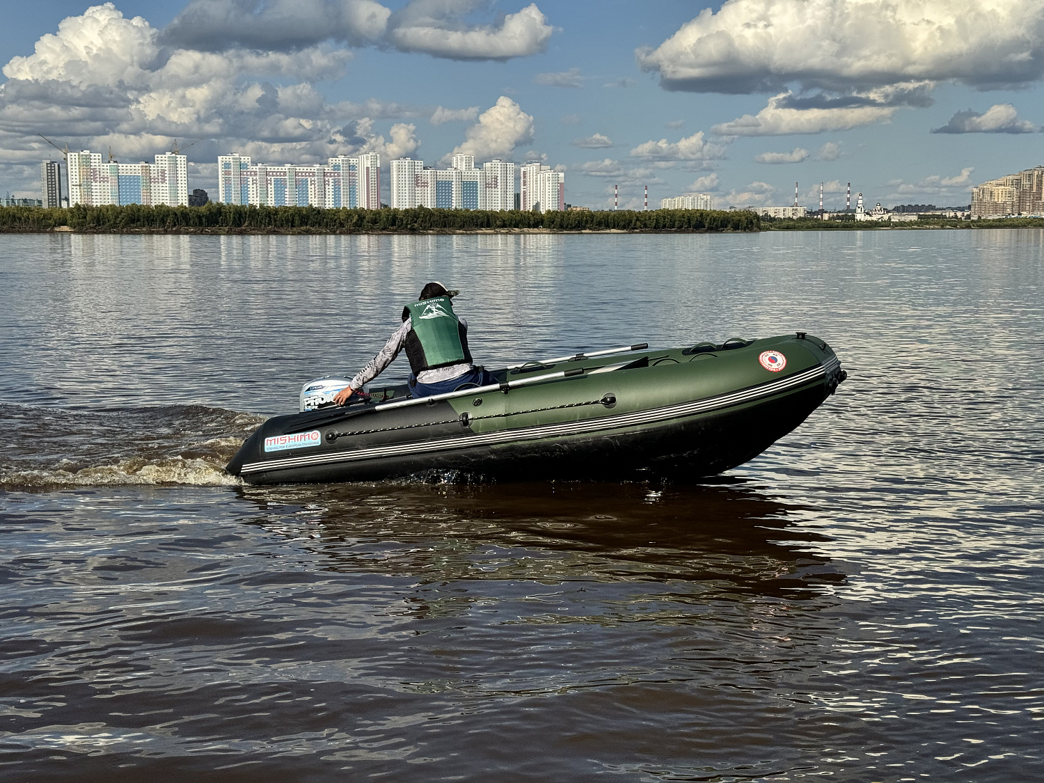 Лодка MISHIMO BIG FLOOR 400 в Артёме