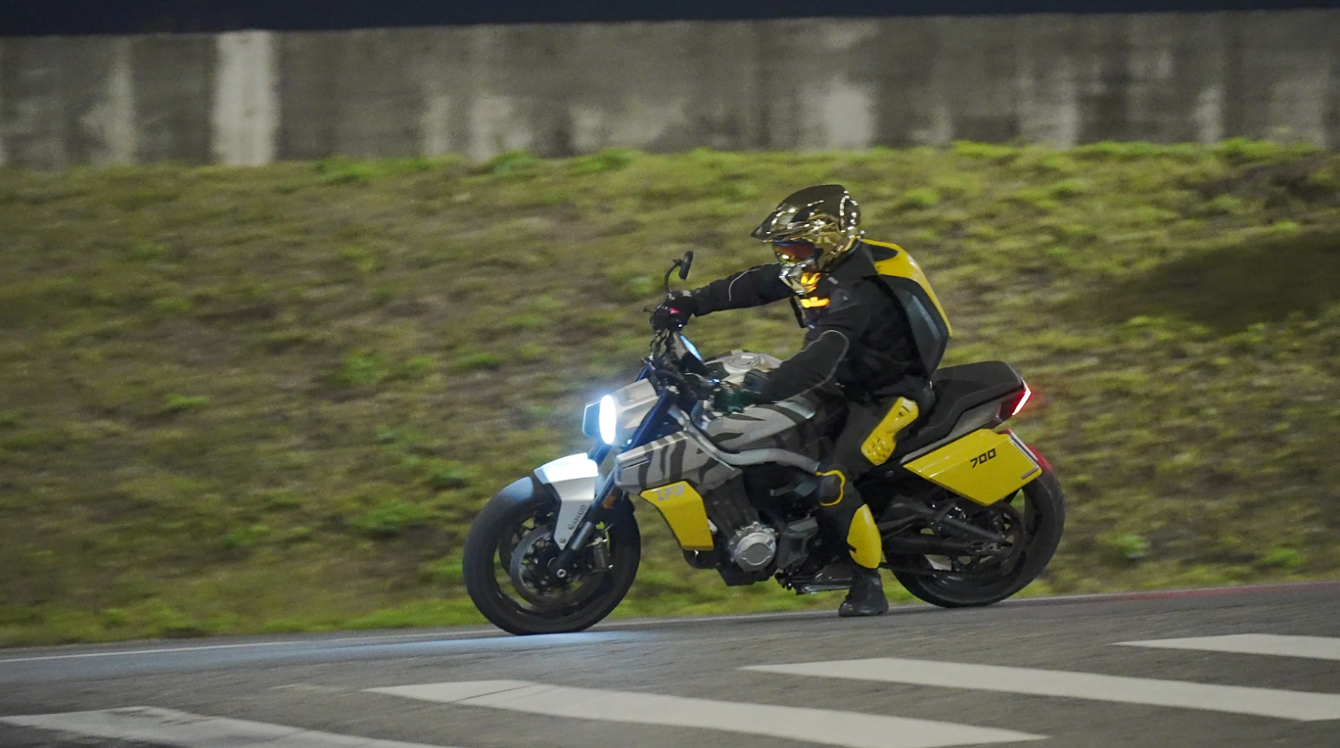 Мотоцикл Benda LFS 700 в Артёме