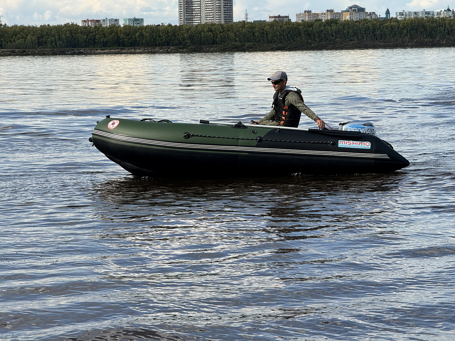 Лодка MISHIMO BIG FLOOR 380 в Артёме